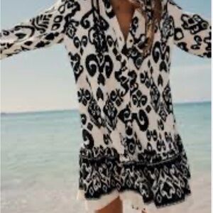 Zara Black and White Printed Mini Dress or Tunic Blouse.  Linen blend Size small